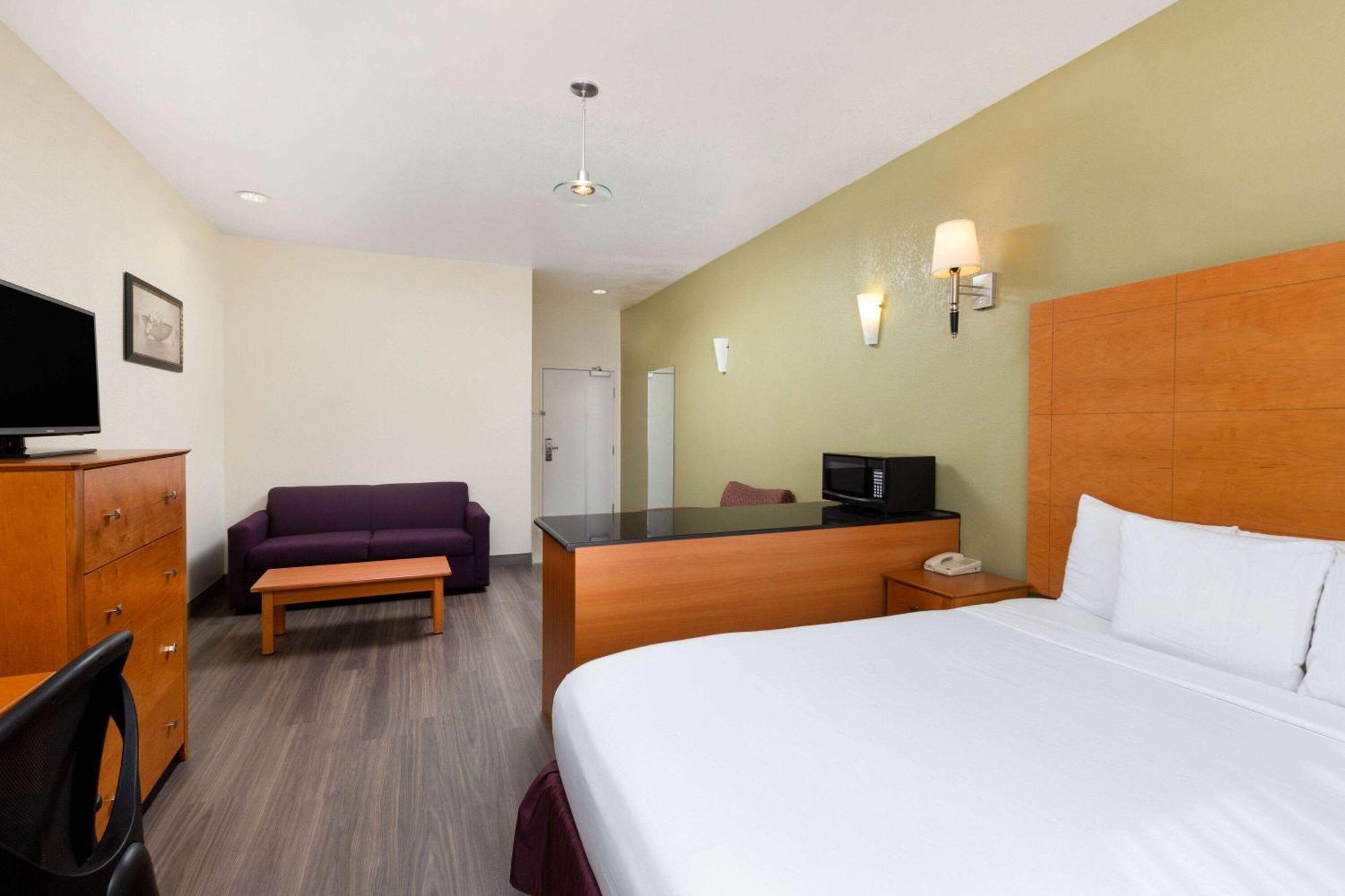 La Quinta By Wyndham Tulare Hotell Eksteriør bilde