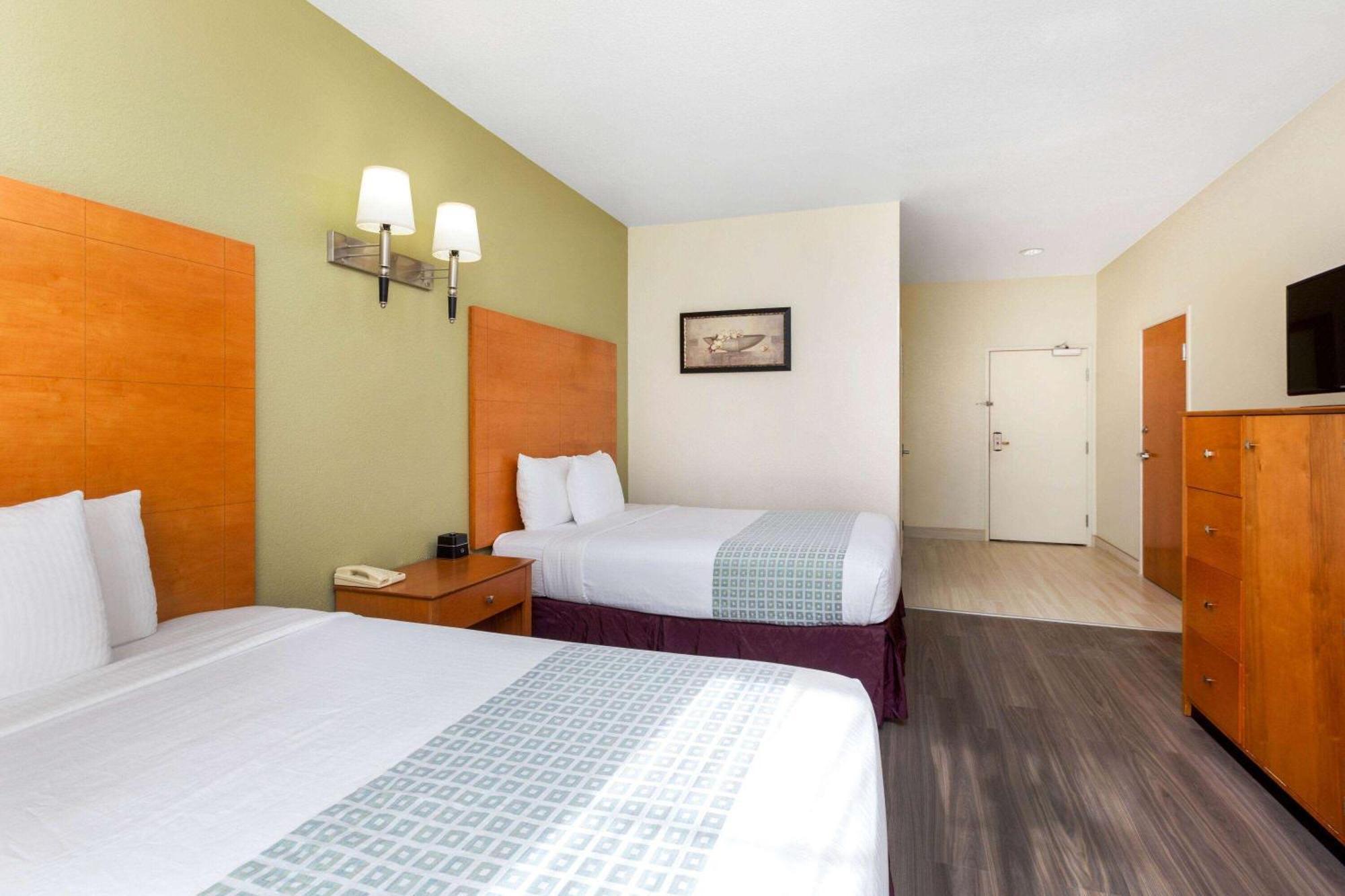 La Quinta By Wyndham Tulare Hotell Eksteriør bilde