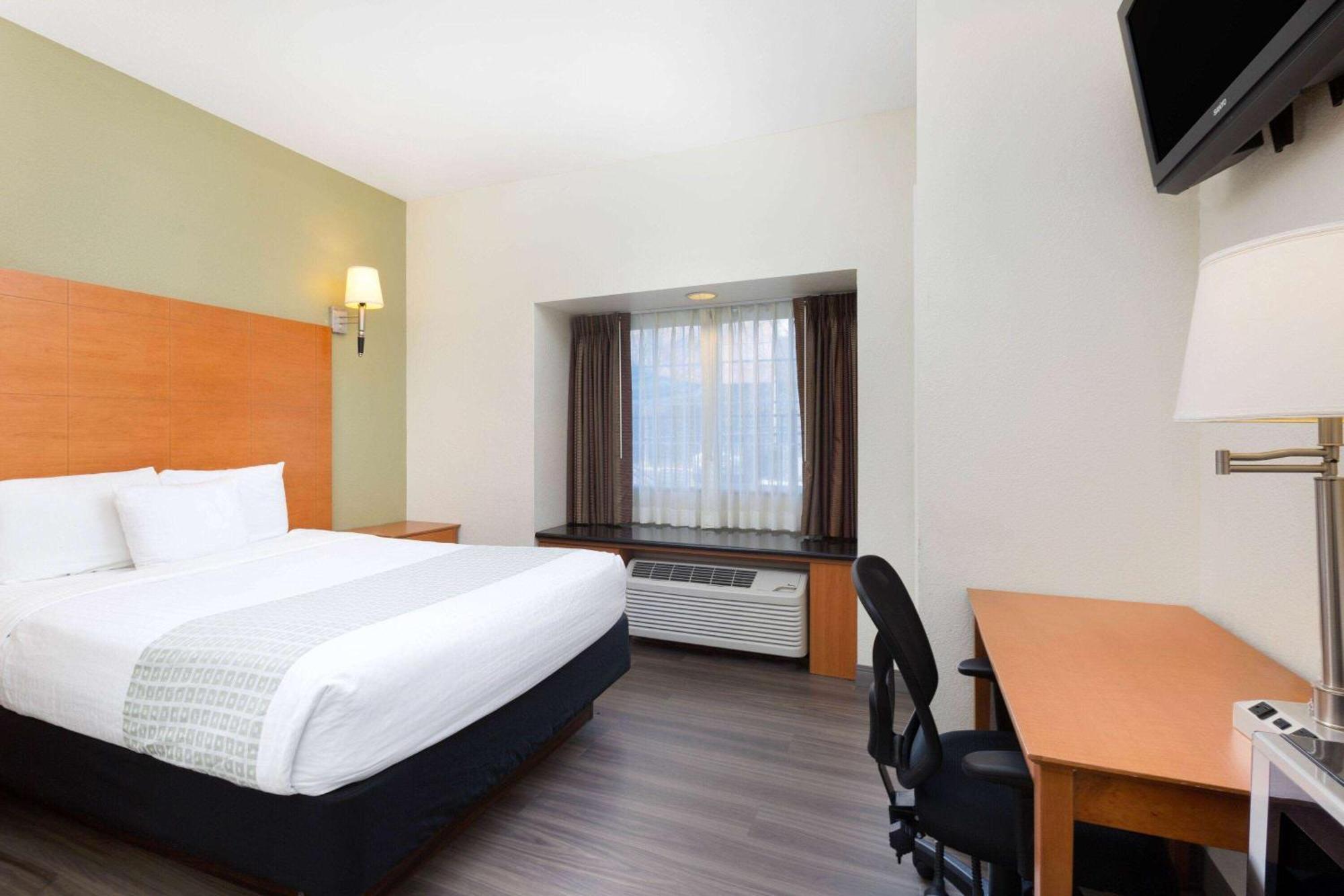 La Quinta By Wyndham Tulare Hotell Eksteriør bilde