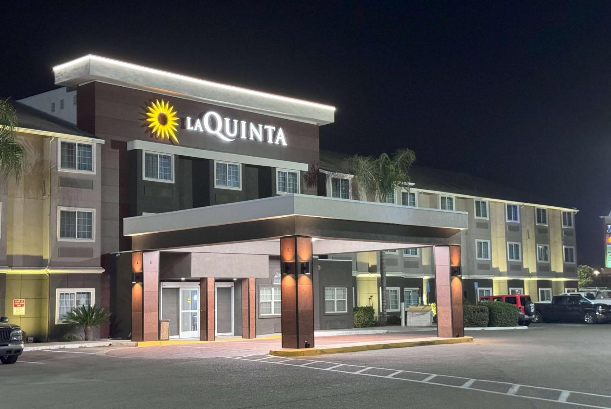 La Quinta By Wyndham Tulare Hotell Eksteriør bilde