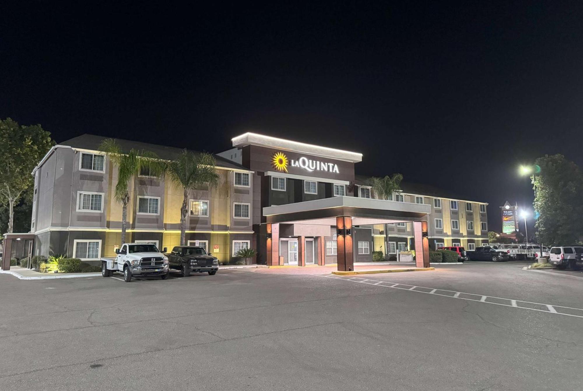 La Quinta By Wyndham Tulare Hotell Eksteriør bilde