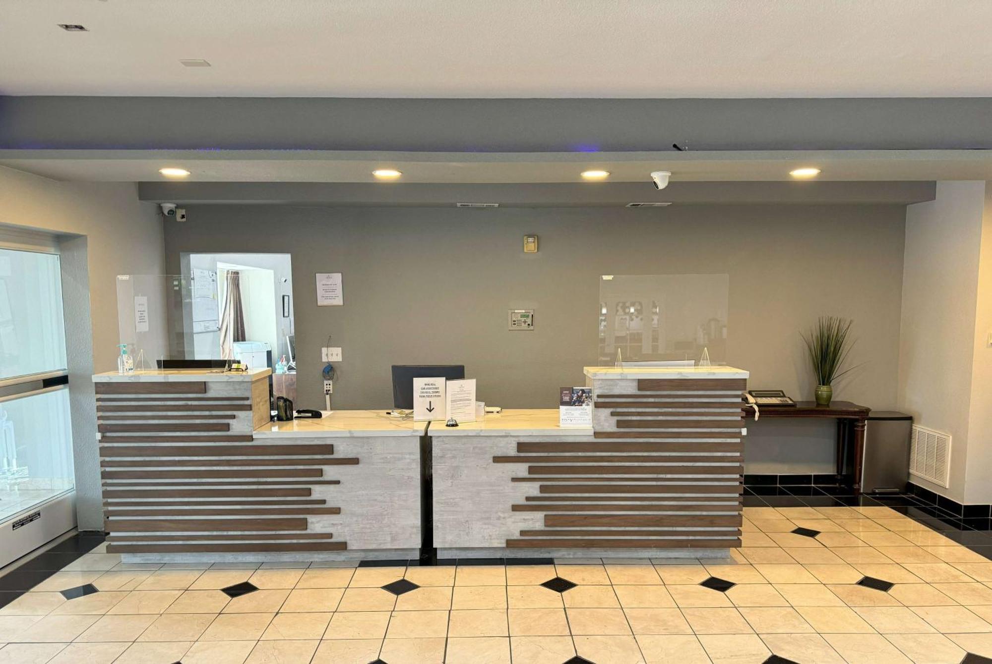 La Quinta By Wyndham Tulare Hotell Eksteriør bilde